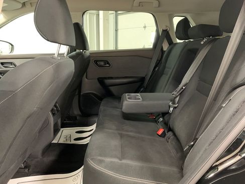 Used 2023 Nissan Rogue S image 18