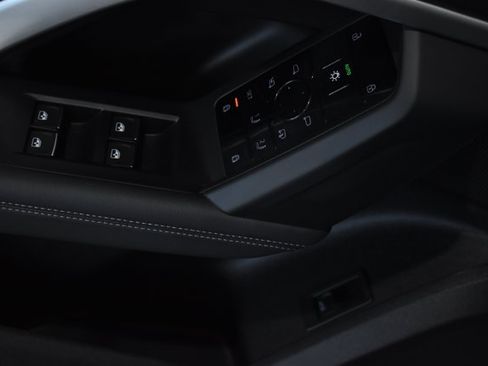 Used 2025 Audi Q5 Premium AWD/4WD image 48