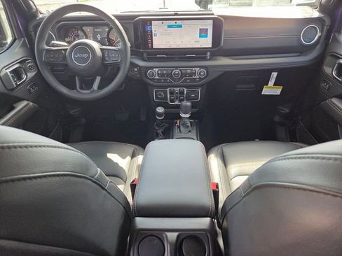 Used 2026 Jeep Gladiator Sport image 17