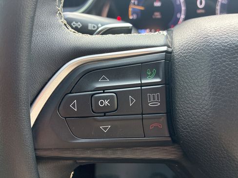 Used 2023 Jeep Grand Cherokee L Altitude AWD/4WD image 27