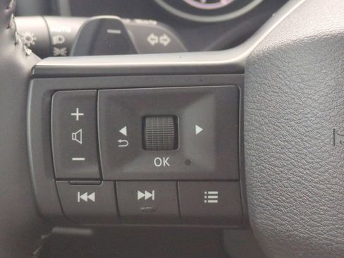 Certified 2026 Nissan Rogue SV image 23