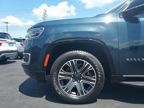 Used 2023 Jeep Wagoneer 4WD w/ Premium Group I image 16