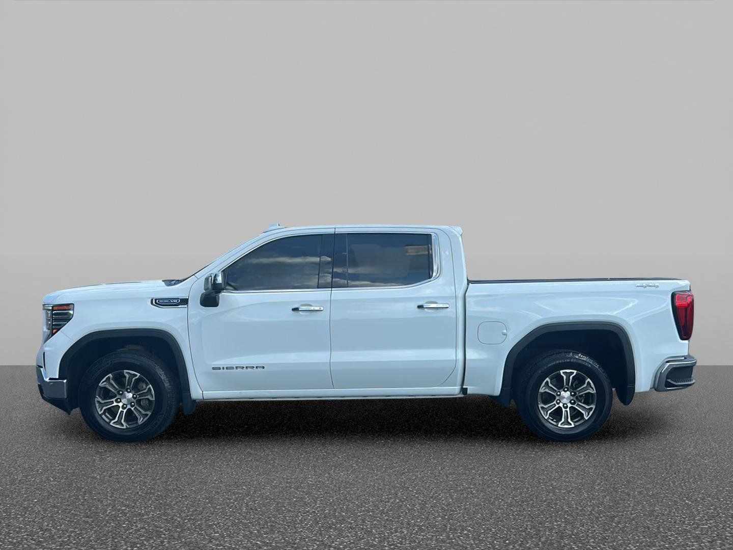 Certified 2025 GMC Sierra 1500 SLT AWD/4WD image 2