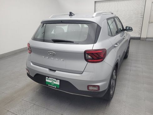 Used 2021 Hyundai Venue SEL FWD image 7
