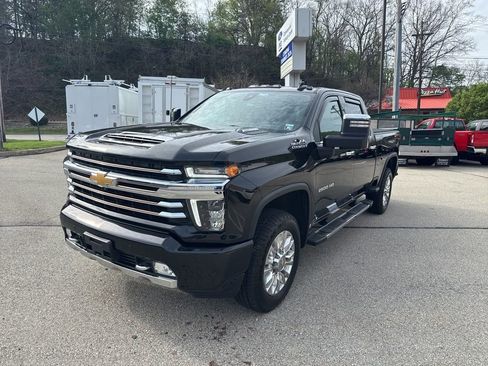 Used 2022 Chevrolet Silverado 2500 High Country w/ Z71 Off-Road Package image 2