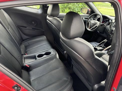 Used 2016 Hyundai Veloster Turbo FWD image 20