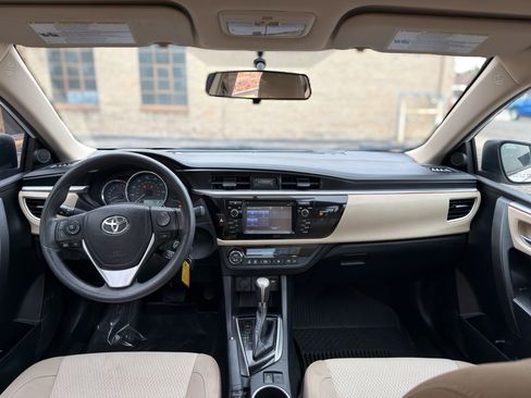 Used 2016 Toyota Corolla LE FWD image 10