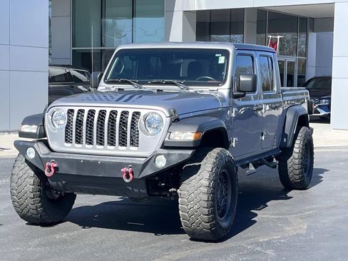 Used 2020 Jeep Gladiator Sport w/ Quick Order Package 24S image 3