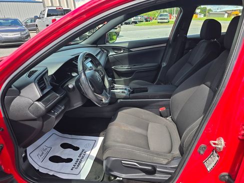 Used 2018 Honda Civic Sport image 9