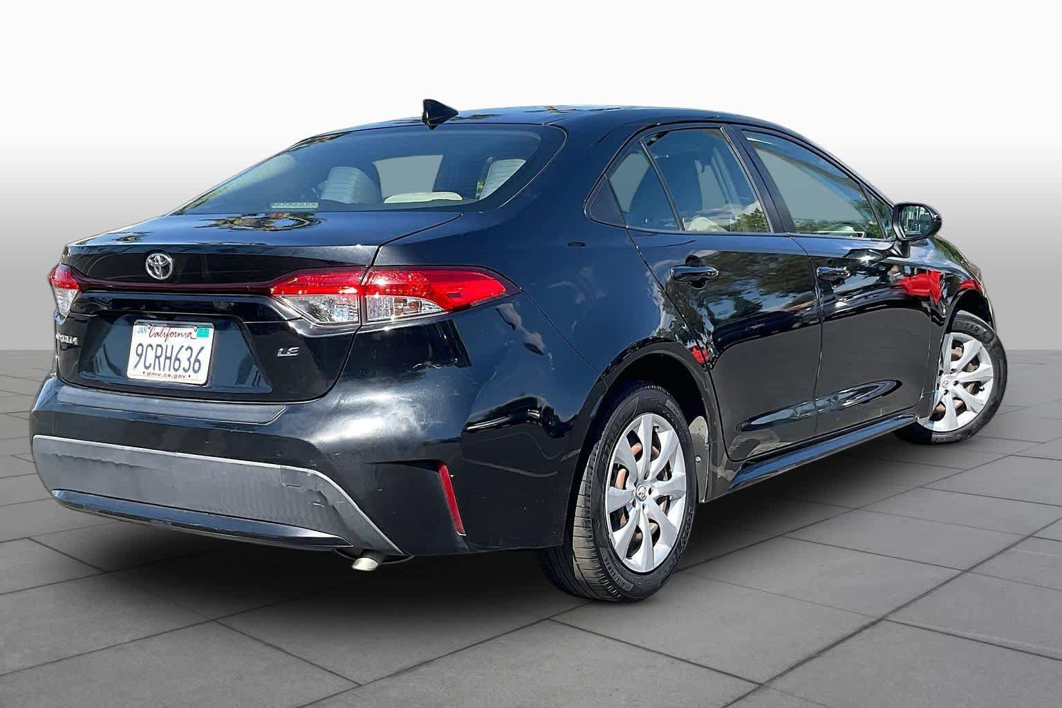 Used 2020 Toyota Corolla LE FWD image 12