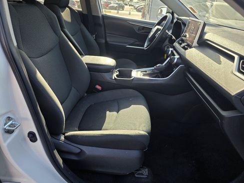 Used 2024 Toyota RAV4 LE AWD/4WD image 10