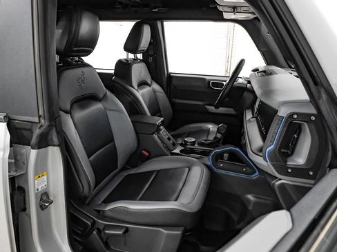 Used 2022 Ford Bronco Black Diamond image 34