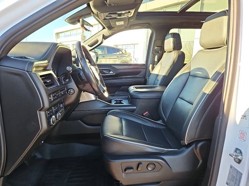 Used 2021 Chevrolet Suburban Premier w/ Premium Package image 10