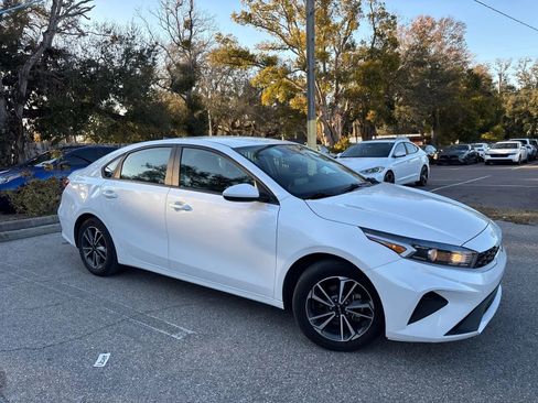 Used 2023 Kia Forte LXS FWD image 6