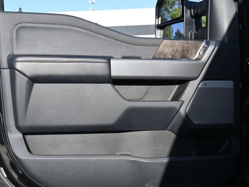 Used 2025 Ford F250 Lariat w/ Chrome Package AWD/4WD image 19