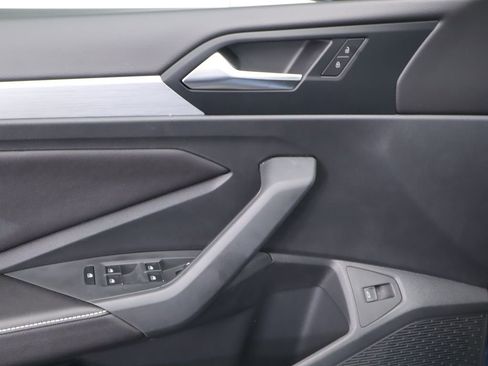 Used 2025 Volkswagen Jetta S image 23