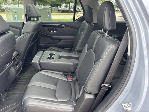 Used 2023 Honda Pilot Touring image 17
