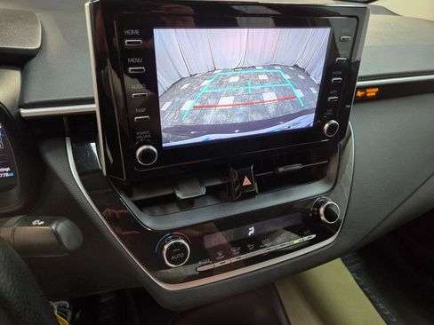 Used 2020 Toyota Corolla LE FWD image 22