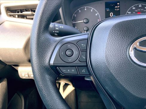 Certified 2025 Toyota Corolla LE FWD image 22