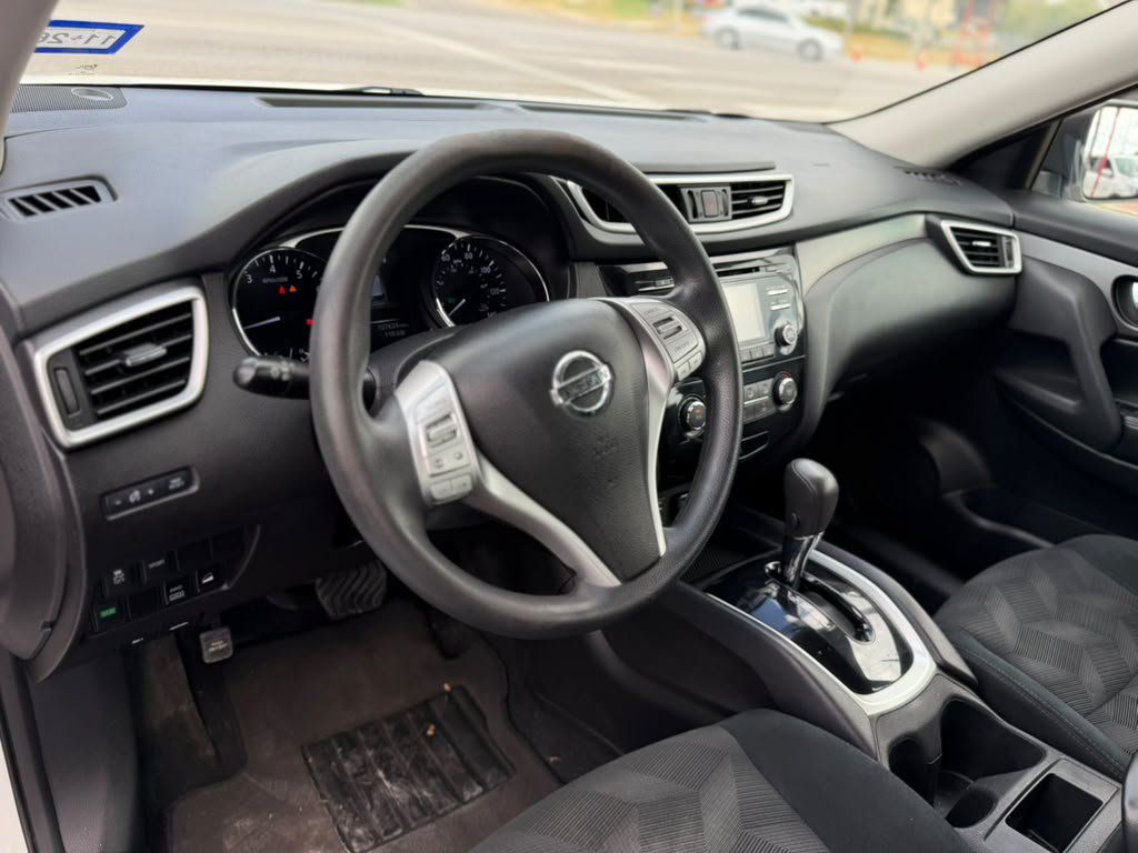 Used 2016 Nissan Rogue S AWD/4WD image 9