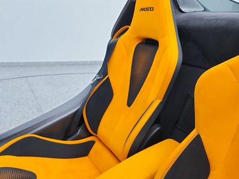 Used 2024 McLaren 750S Spider image 17