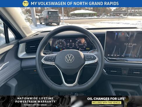 New 2026 Volkswagen Tiguan SE image 17