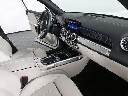 Certified 2025 Mercedes-Benz GLB 250 image 22