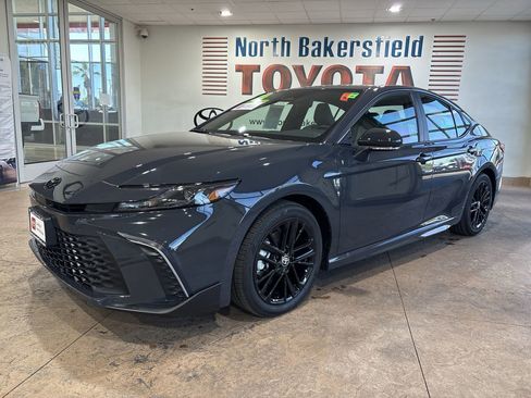 Certified 2026 Toyota Camry SE image 1