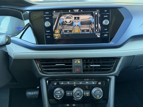 Used 2024 Volkswagen Taos SE w/ Panoramic Sunroof Package image 24