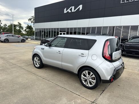 Used 2016 Kia Soul + w/ Primo Package FWD image 25