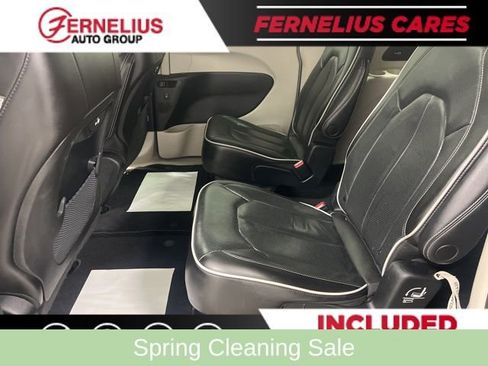 Used 2023 Chrysler Pacifica Limited FWD image 26