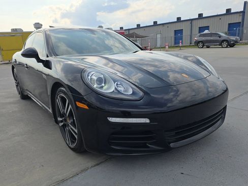 Used 2015 Porsche Panamera 4 image 6