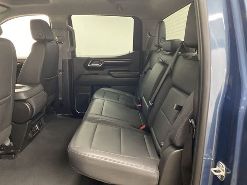 Used 2024 GMC Sierra 1500 SLT image 16