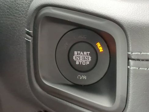 New 2025 Jeep Gladiator Rubicon image 31