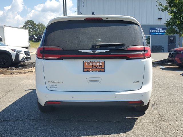 Certified 2024 Chrysler Pacifica Touring-L AWD/4WD image 7