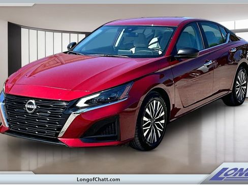 Used 2025 Nissan Altima 2.5 SV FWD image 1