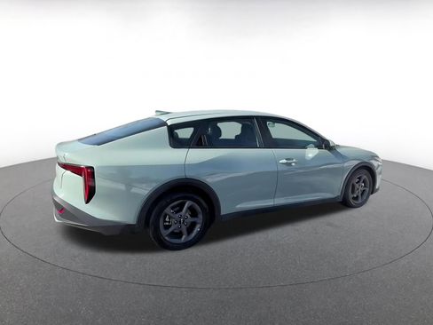 Used 2025 Kia K4 LXS image 15