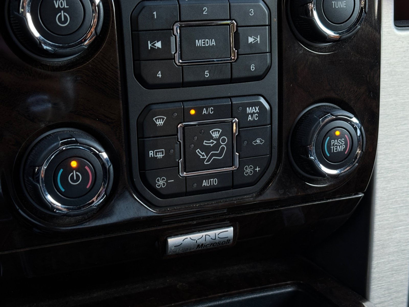 Used 2014 Ford F150 Platinum RWD image 18
