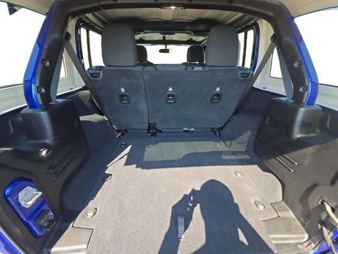 Used 2018 Jeep Wrangler Unlimited Sport S AWD/4WD image 13