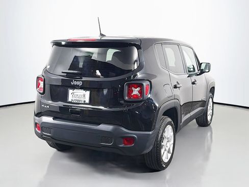 Used 2023 Jeep Renegade Latitude AWD/4WD image 7