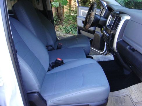 Used 2017 RAM 1500 Classic SLT AWD/4WD image 20