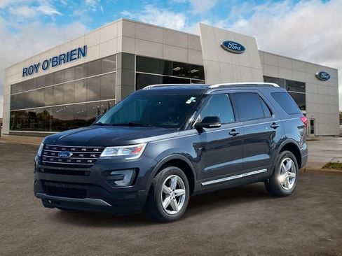 Used 2017 Ford Explorer XLT w/ Equipment Group 202A image 1