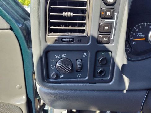 Used 2006 Chevrolet Silverado 1500 LT w/ Light Duty Power Package image 10