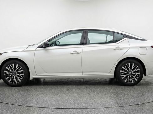 Used 2025 Nissan Altima 2.5 SV image 5