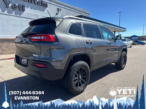 Used 2015 Jeep Cherokee Latitude AWD/4WD image 3