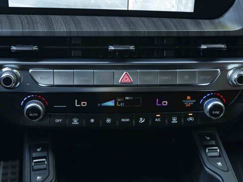 Used 2024 Kia Telluride SX FWD image 34