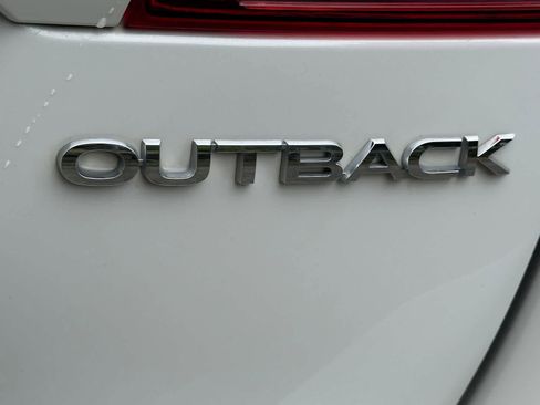 Used 2019 Subaru Outback 2.5i Limited AWD/4WD image 6