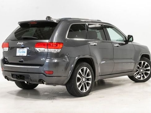 Used 2017 Jeep Grand Cherokee Overland w/ Jeep Active Safety Group image 29