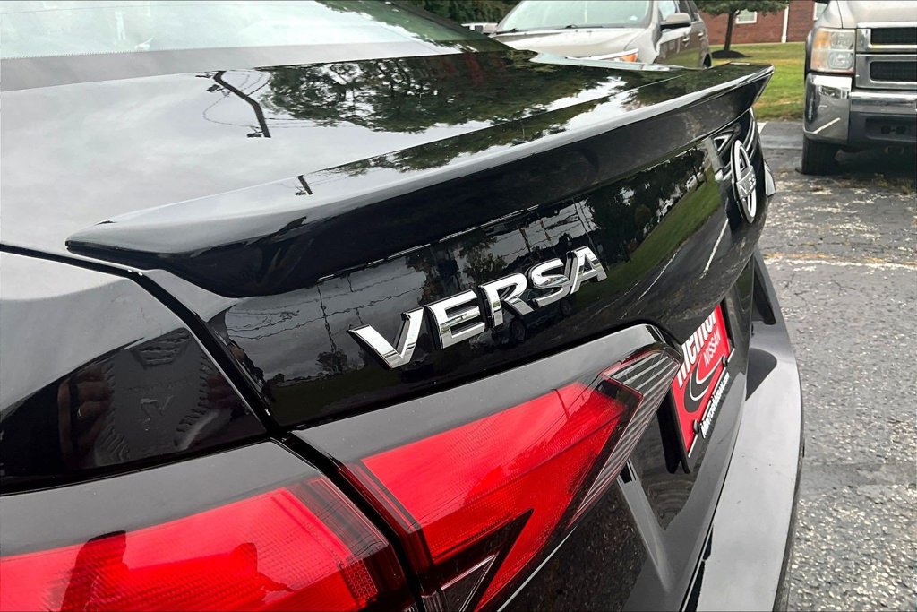 Used 2024 Nissan Versa SR FWD image 24