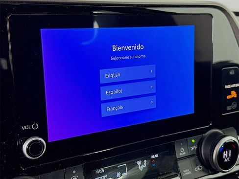 Certified 2023 Toyota Highlander L image 14